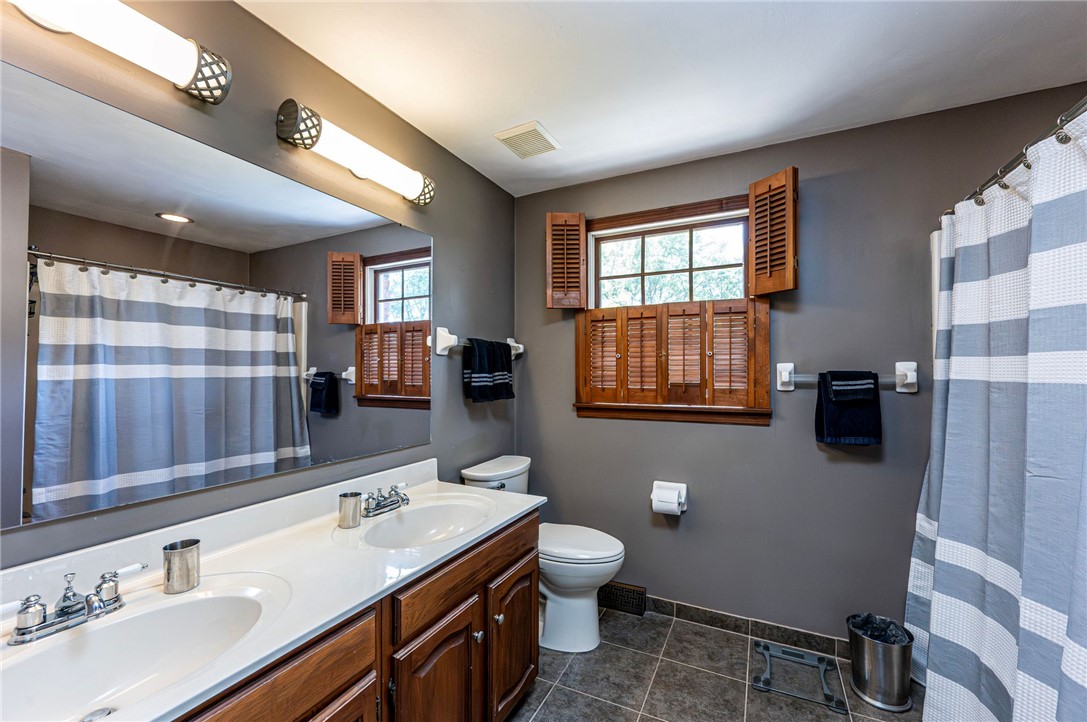 2244 Woodmont Dr
