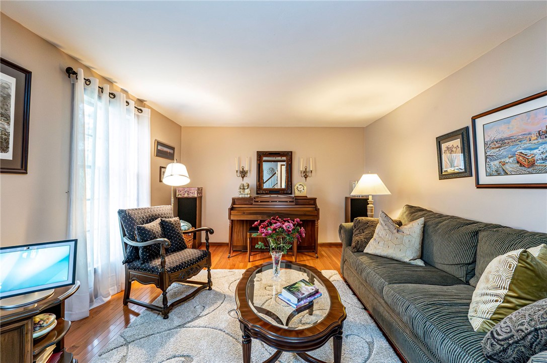 2244 Woodmont Dr