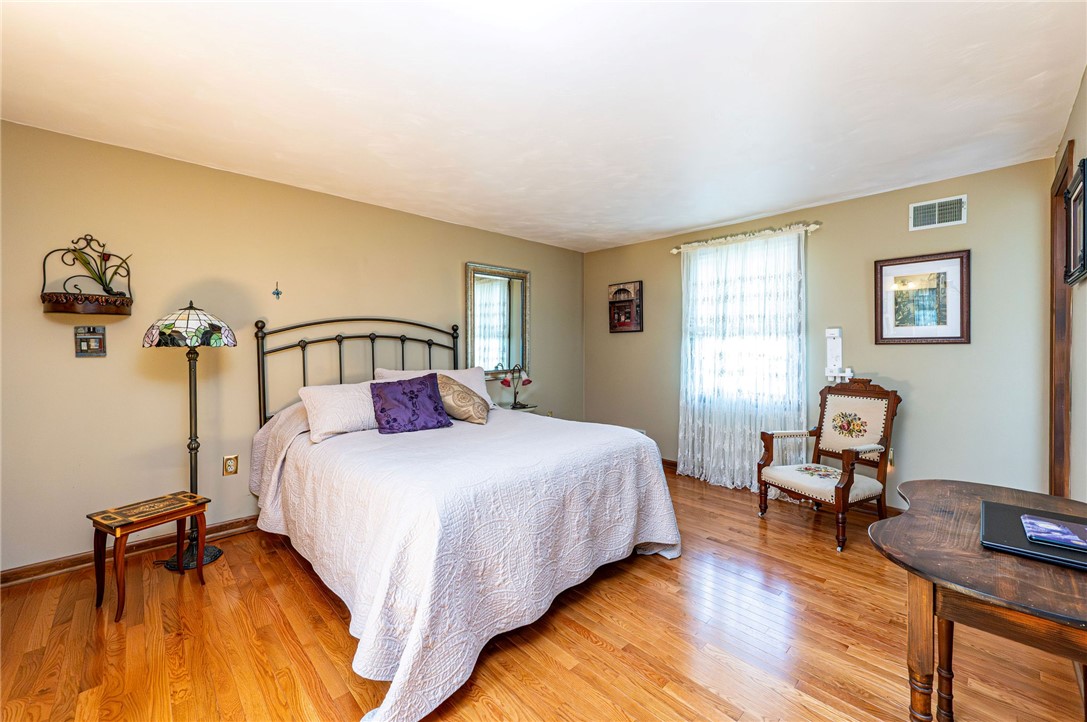 2244 Woodmont Dr