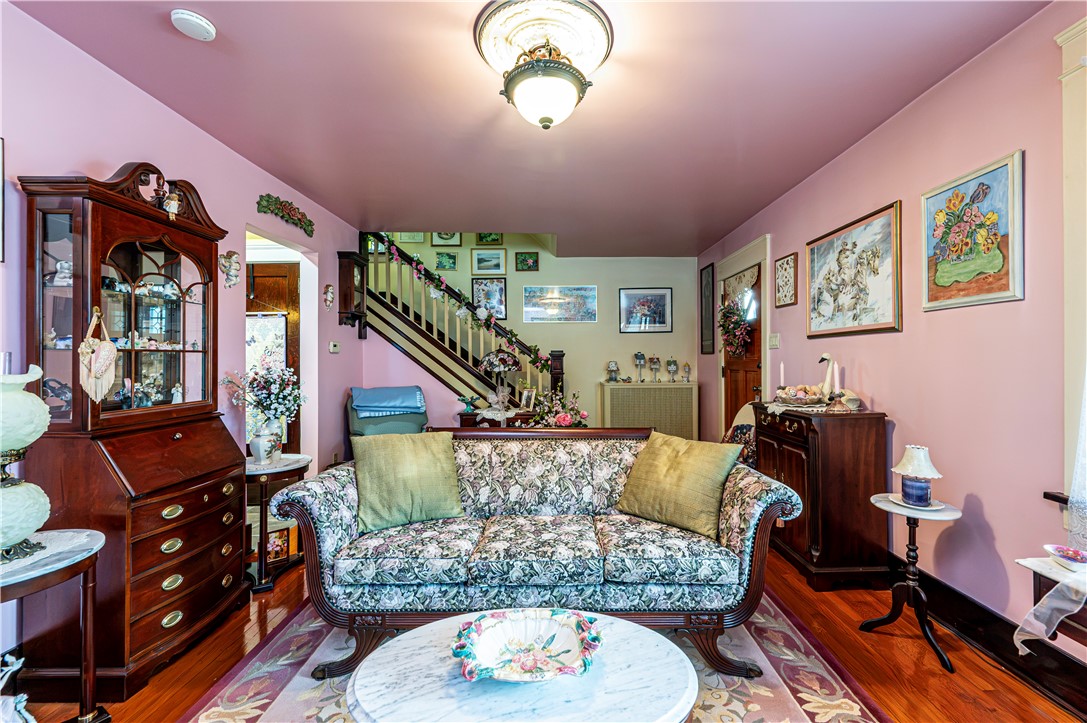 403 Hawthorne Avenue