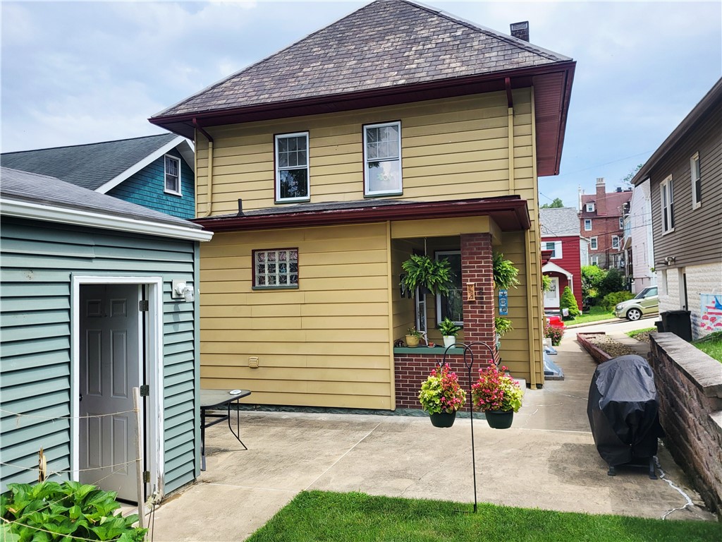 403 Hawthorne Avenue