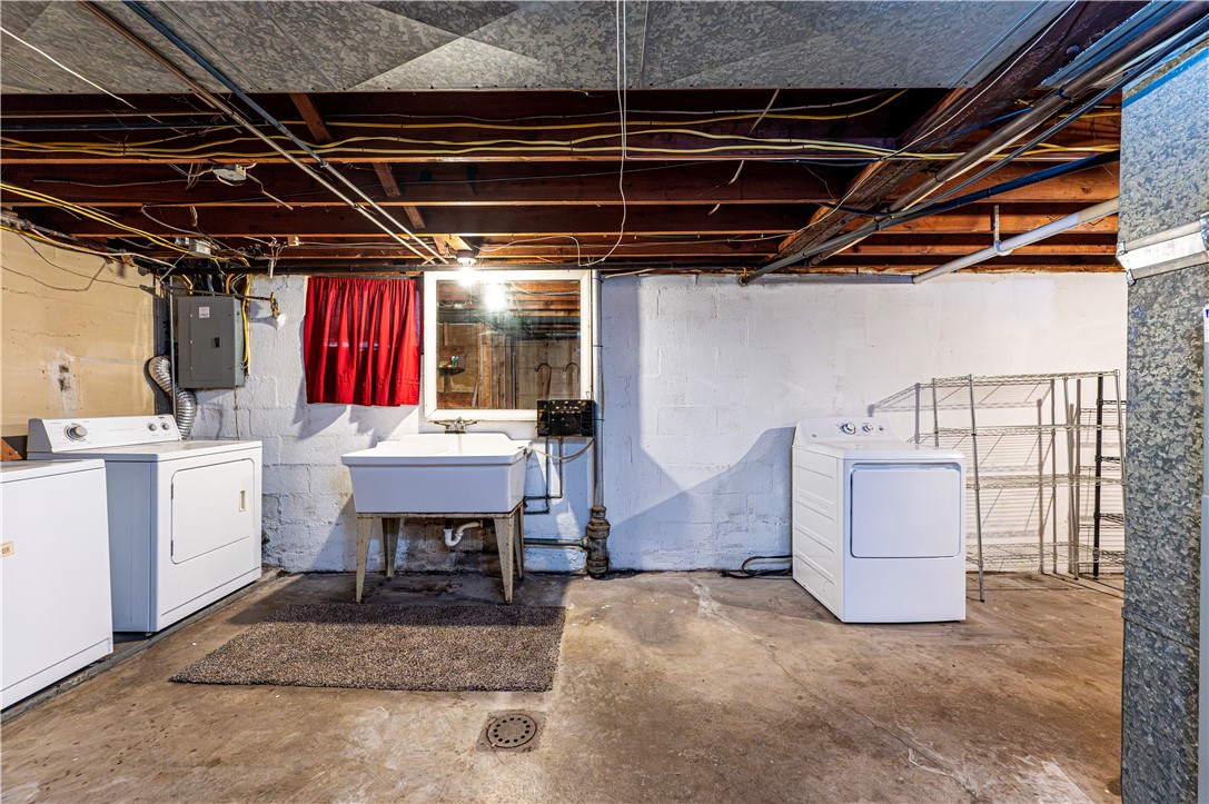 704 King St