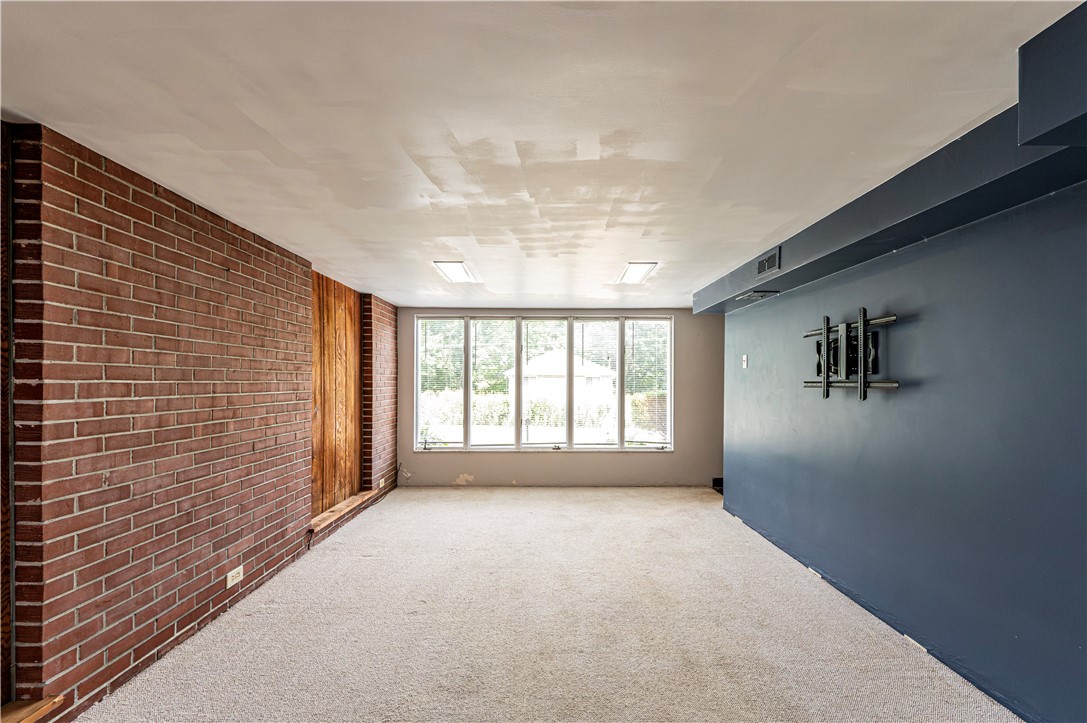 704 King St