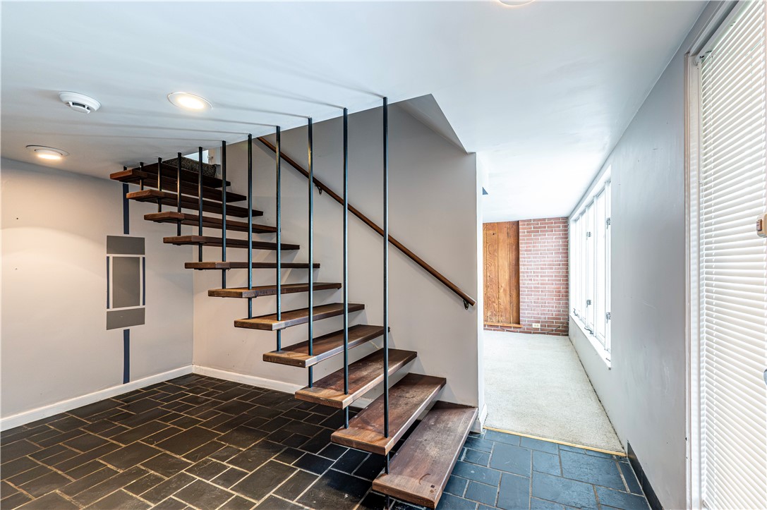704 King St