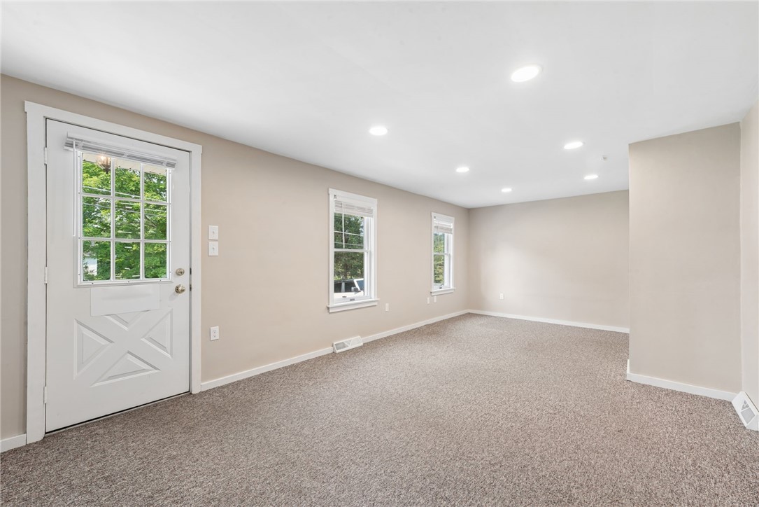 1679 E Laurel Circle
