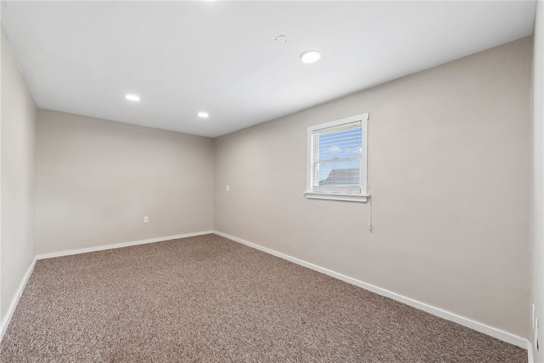 1679 E Laurel Circle