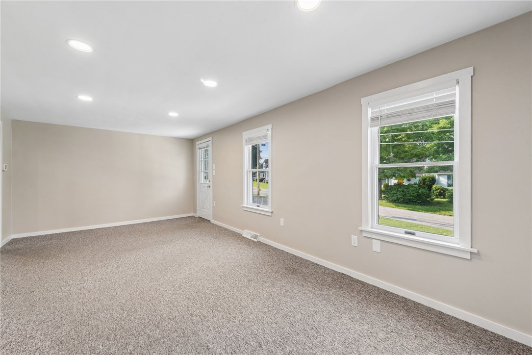 1679 E Laurel Circle