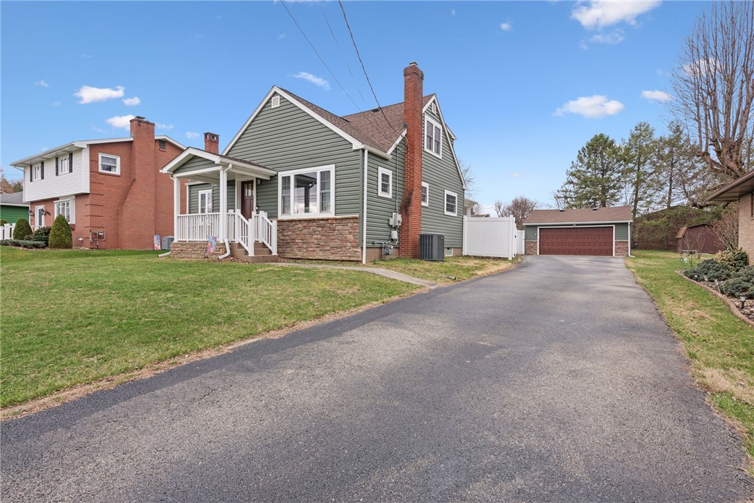 1521 Woodlawn Dr