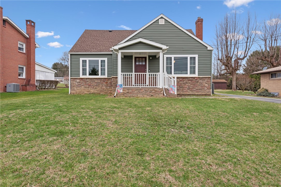1521 Woodlawn Dr