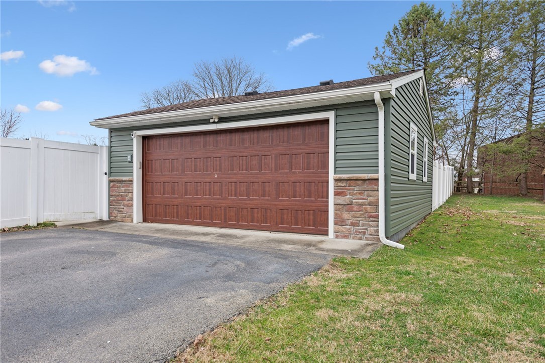 1521 Woodlawn Dr