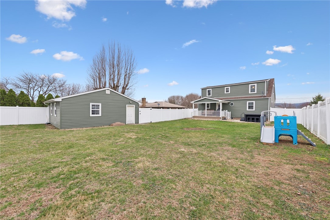 1521 Woodlawn Dr