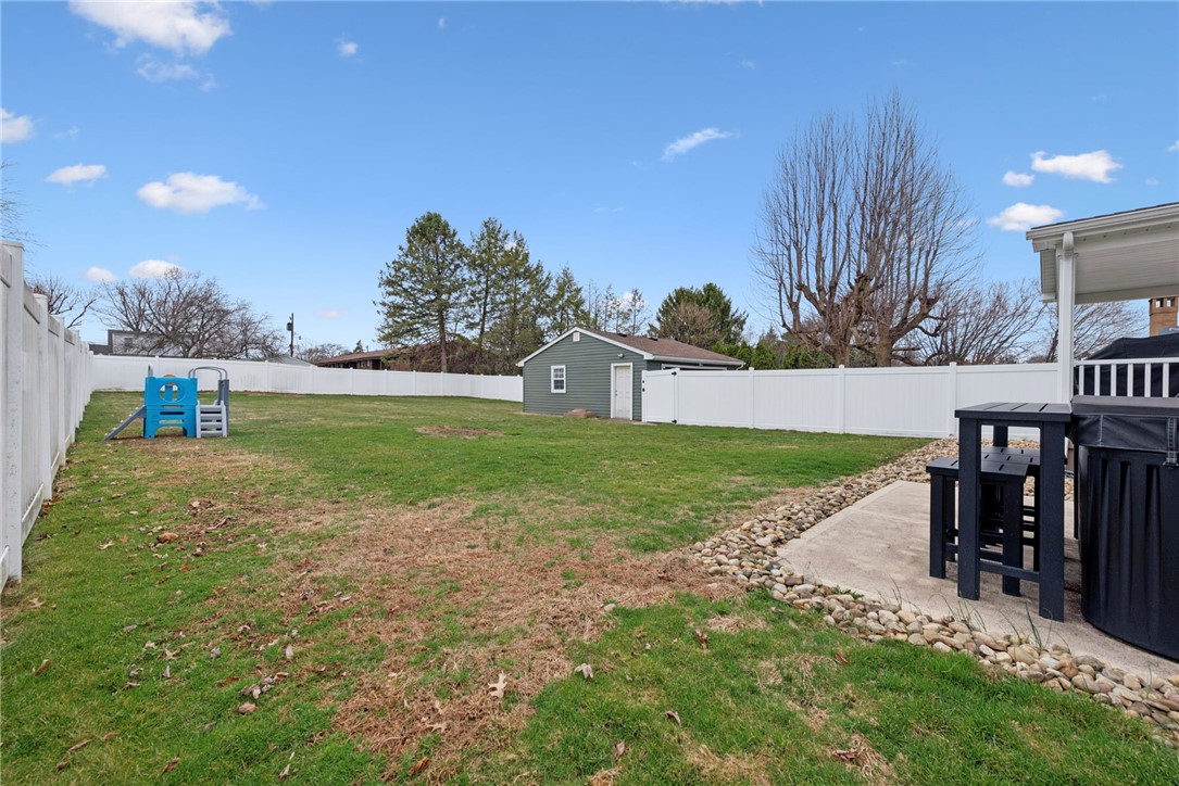 1521 Woodlawn Dr