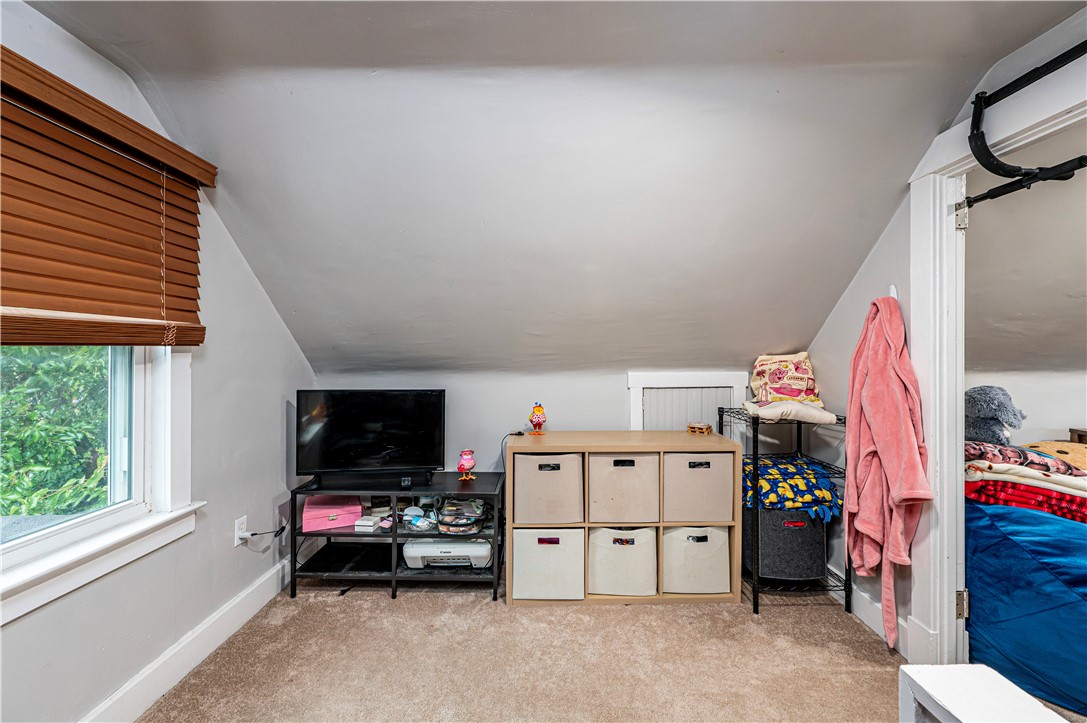 4052 Meadowbrook Blvd