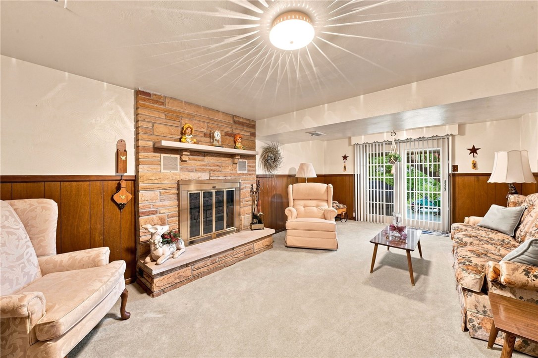 61 Maplewood Ct