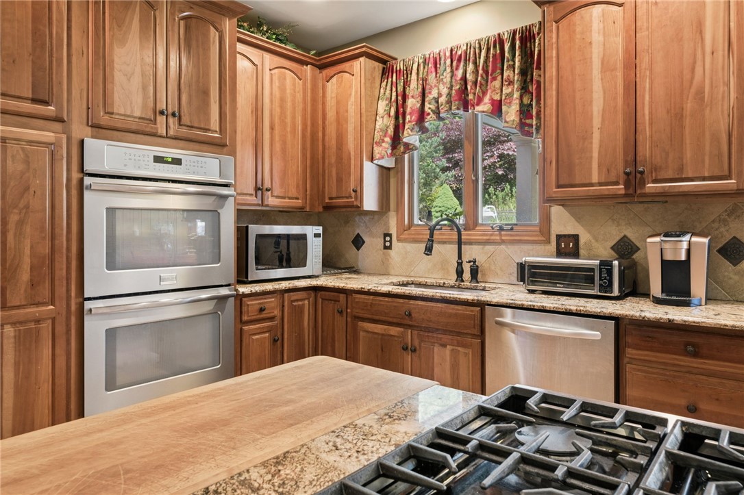 6 Crystol Ct