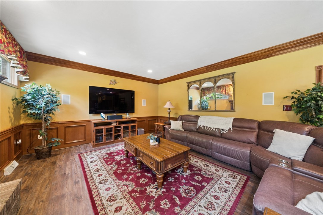 6 Crystol Ct
