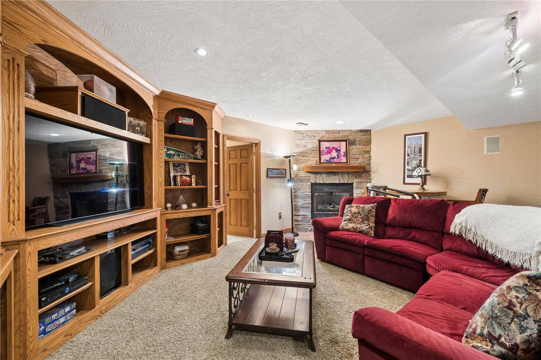 6 Crystol Ct