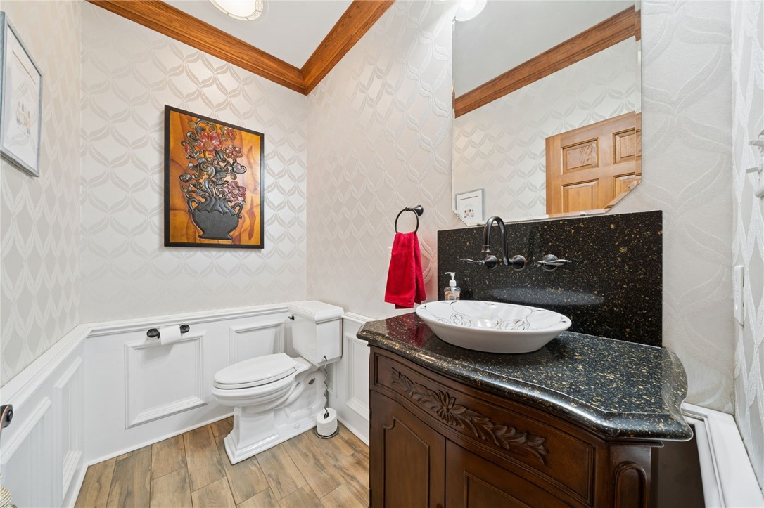 6 Crystol Ct
