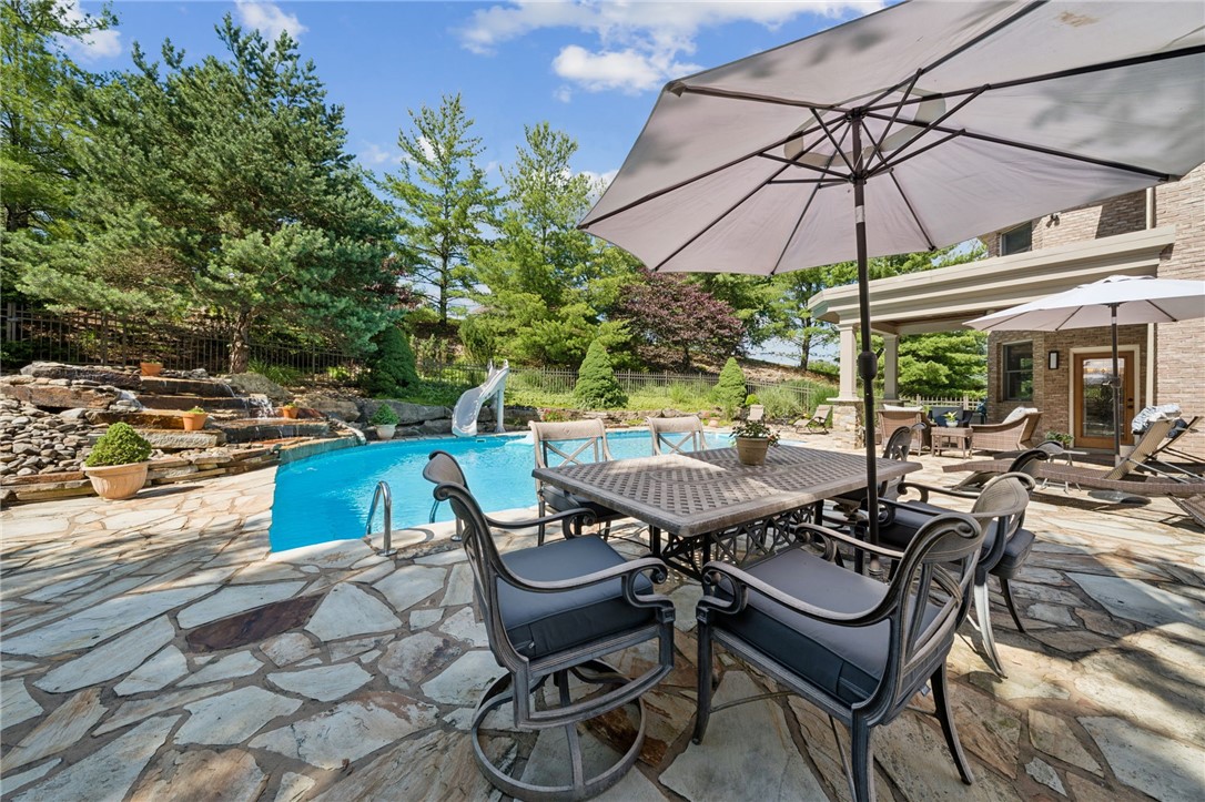 6 Crystol Ct