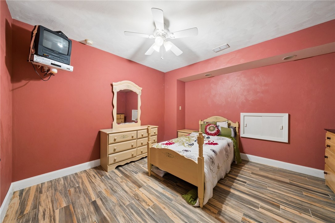 6 Crystol Ct