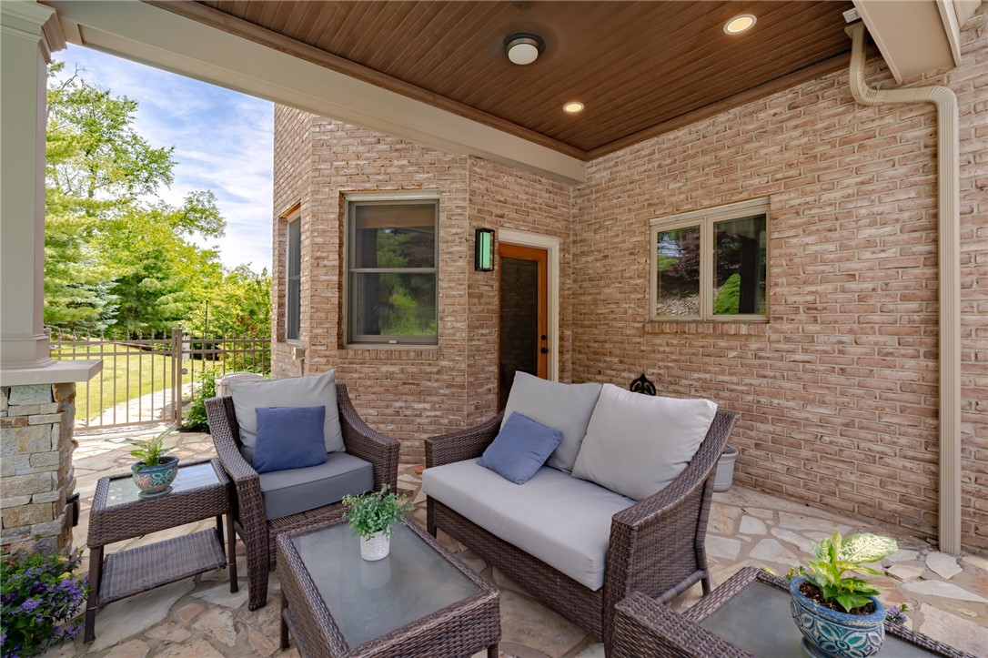 6 Crystol Ct