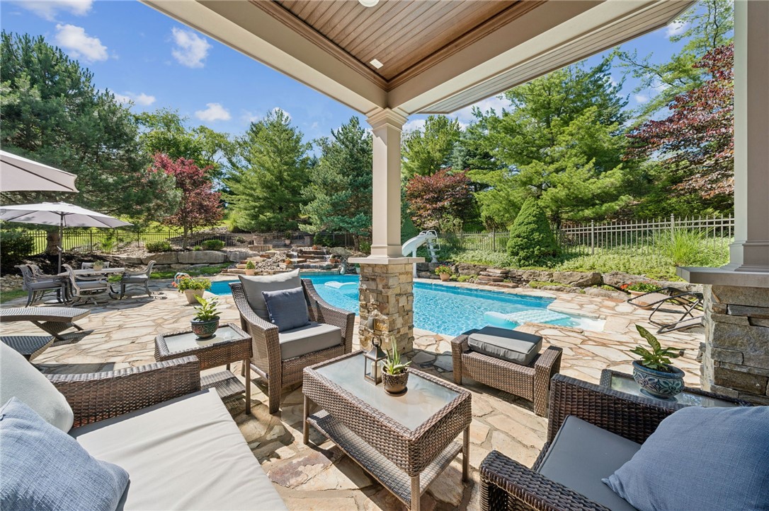 6 Crystol Ct
