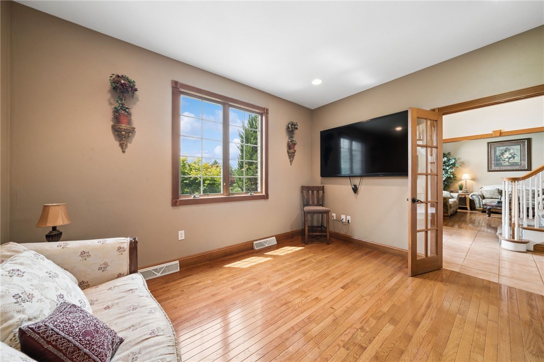 6 Crystol Ct