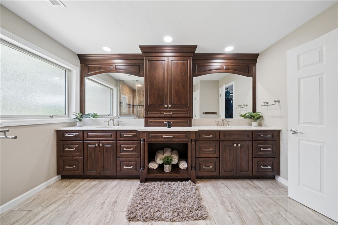 6 Crystol Ct