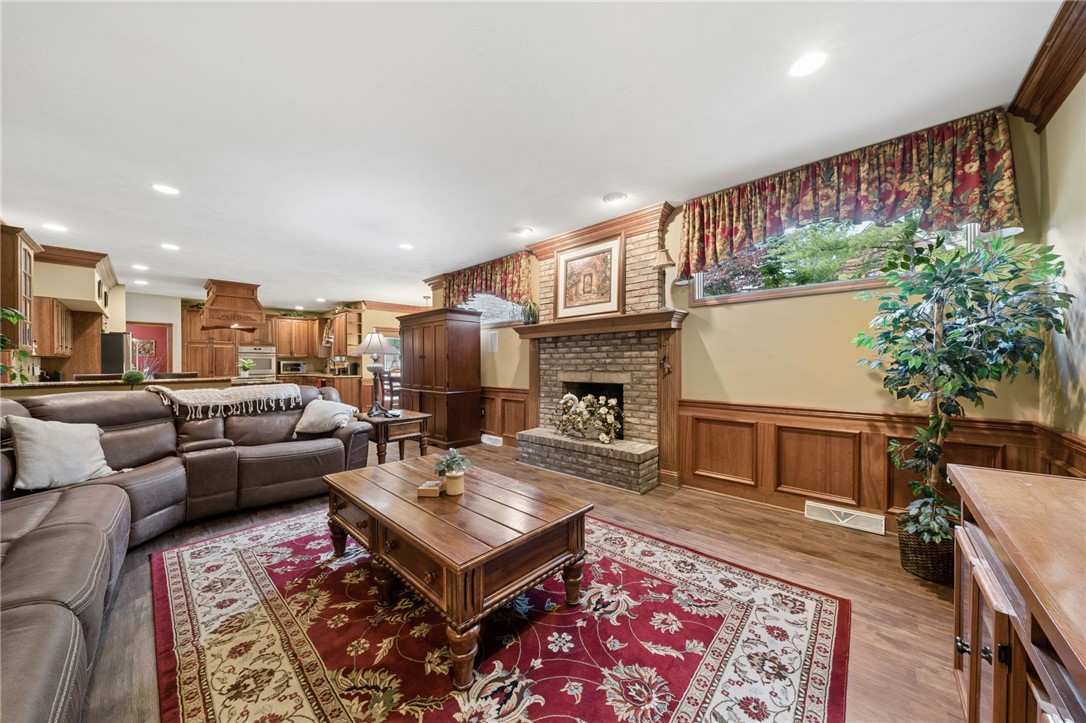 6 Crystol Ct