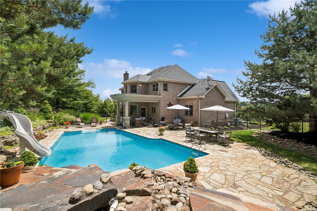 6 Crystol Ct