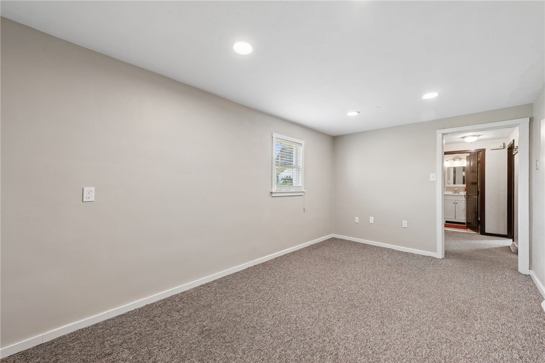 1676 E Laurel Circle