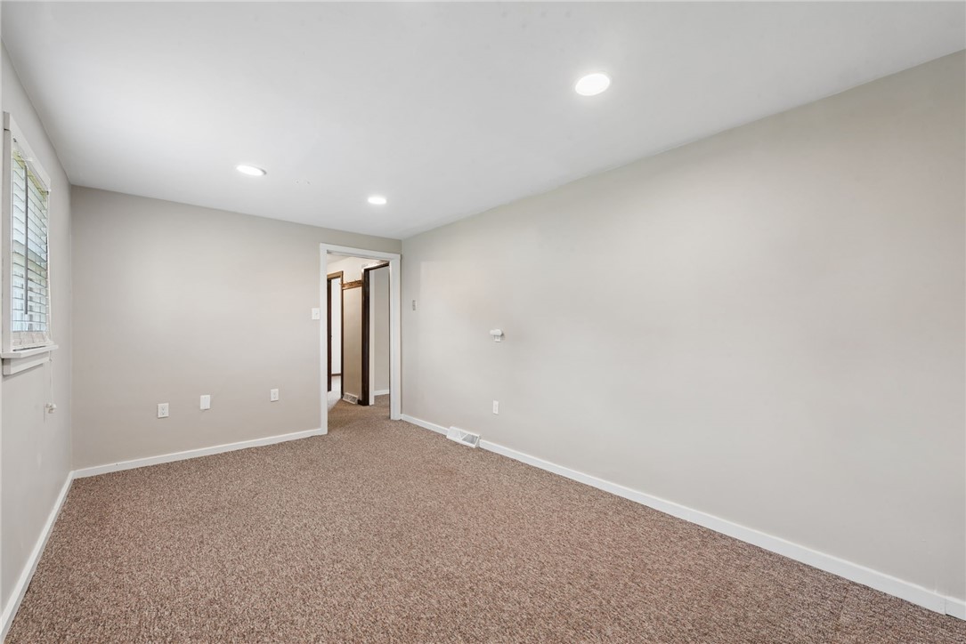1676 E Laurel Circle