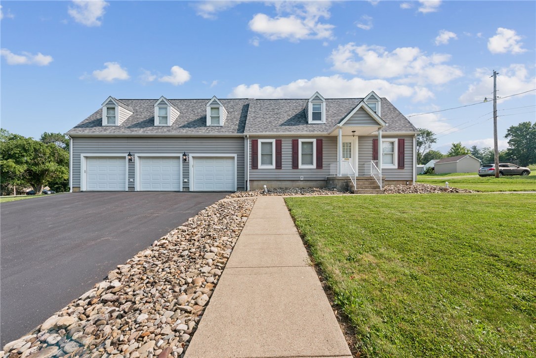 1676 E Laurel Circle