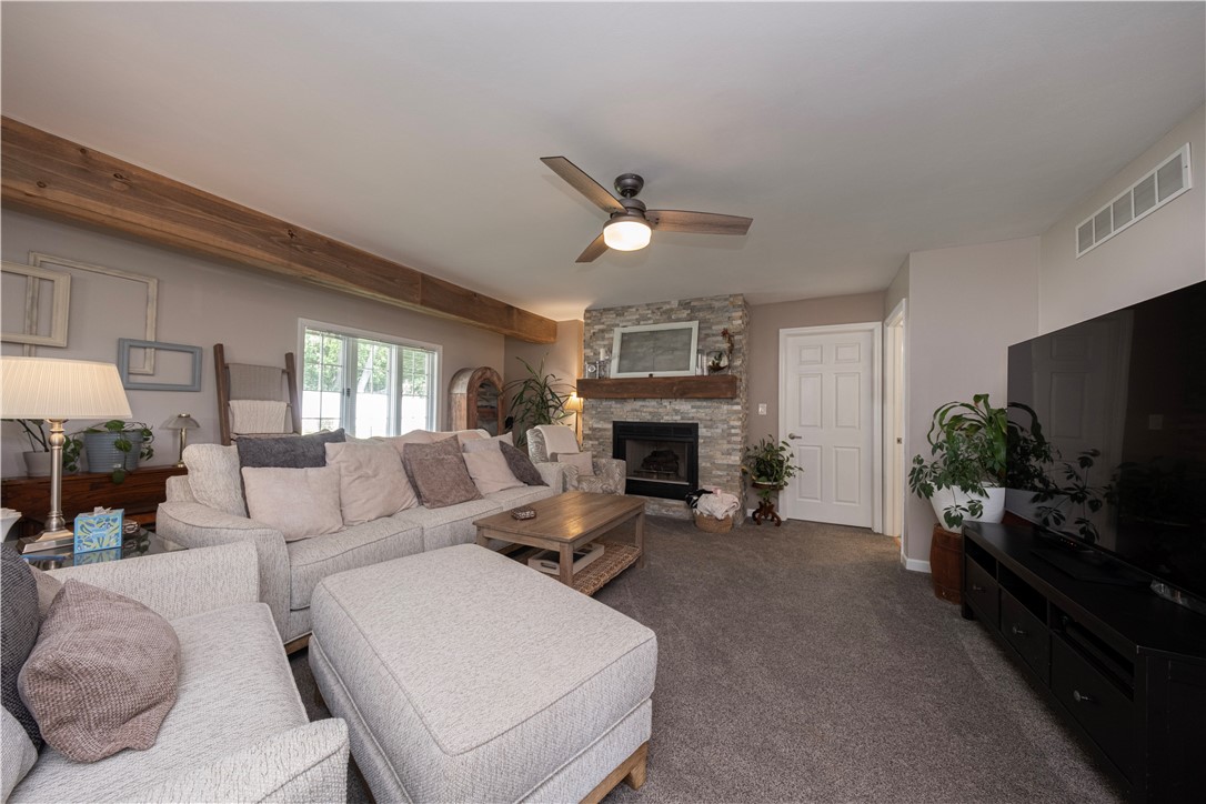 558 Foltz Dr