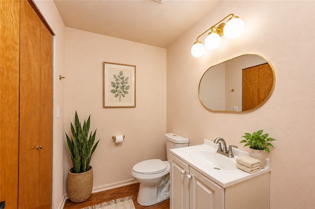 328 Comstock Dr