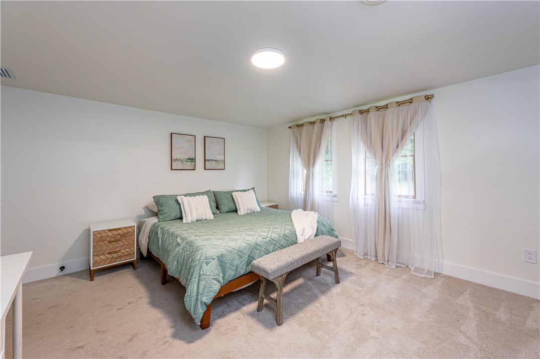 328 Comstock Dr
