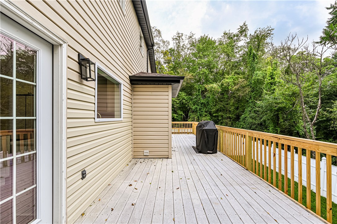 328 Comstock Dr