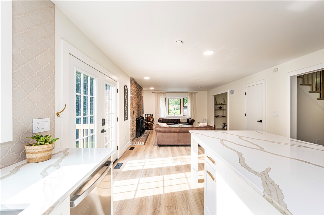 328 Comstock Dr