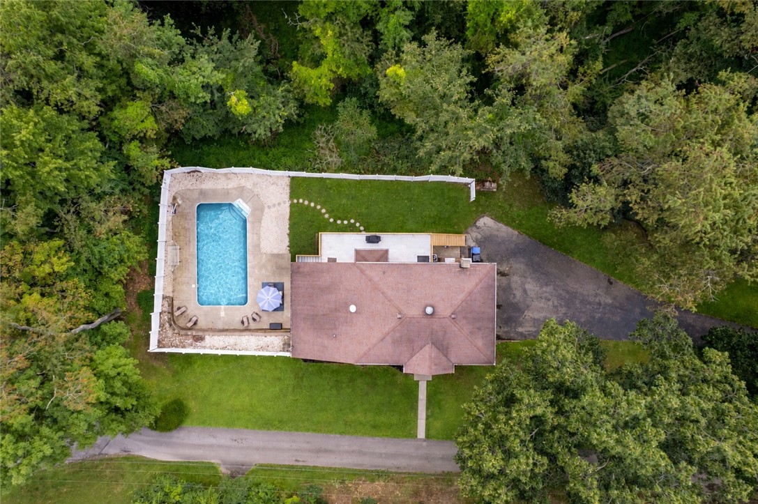 328 Comstock Dr