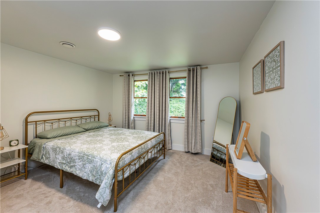 328 Comstock Dr