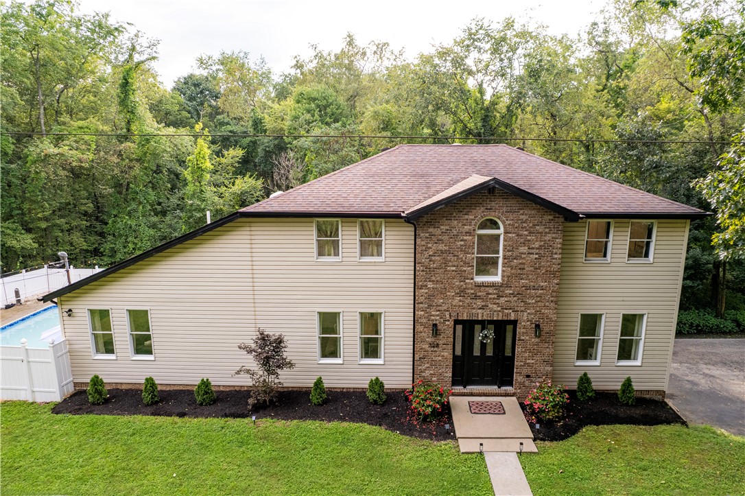 328 Comstock Dr
