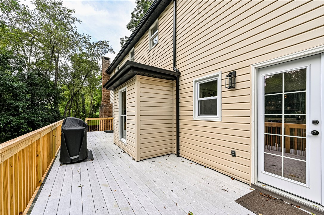 328 Comstock Dr