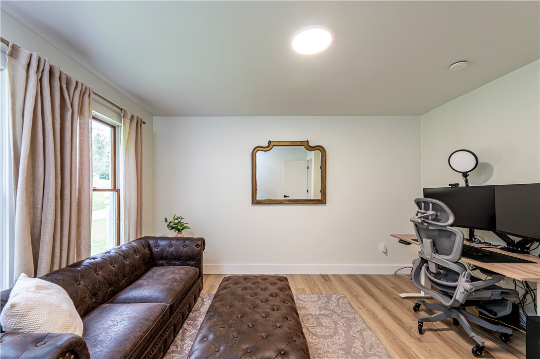 328 Comstock Dr