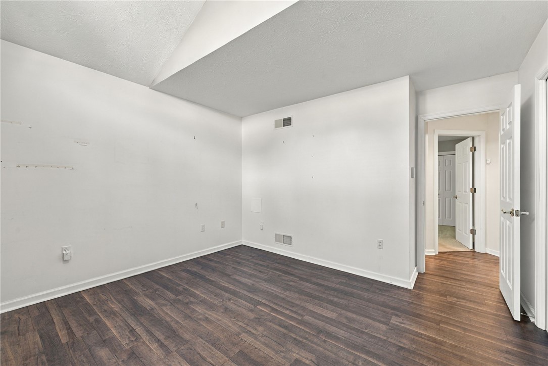 1010 Sunnyfield Ct