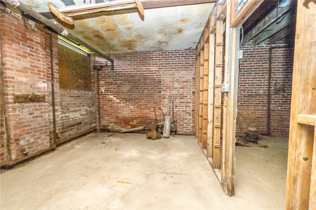 184 Homer St