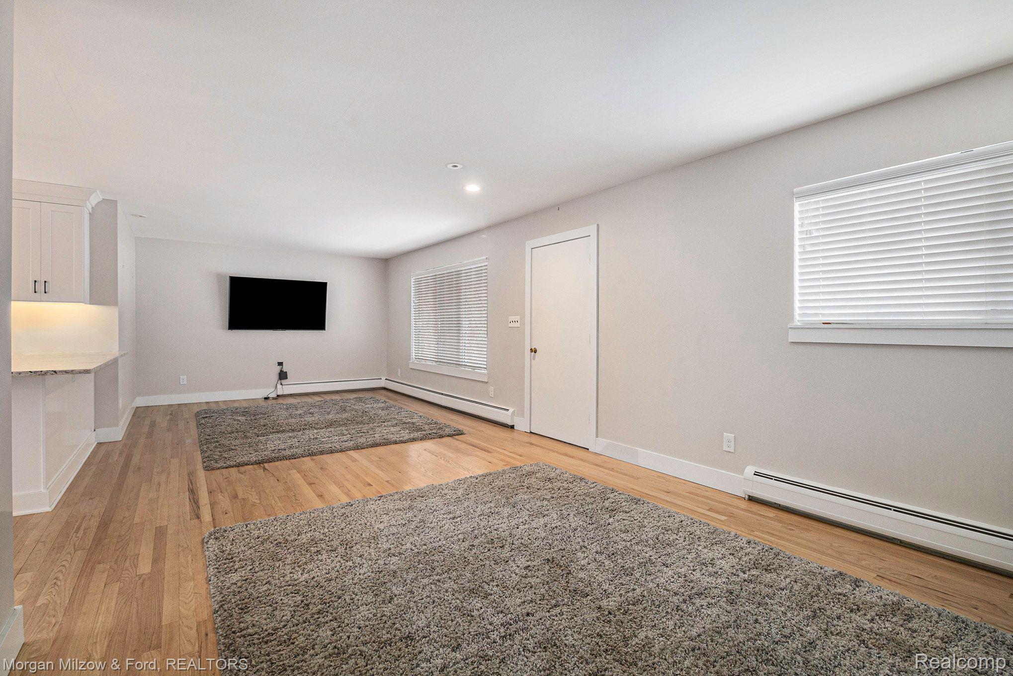 6133 Paramus 