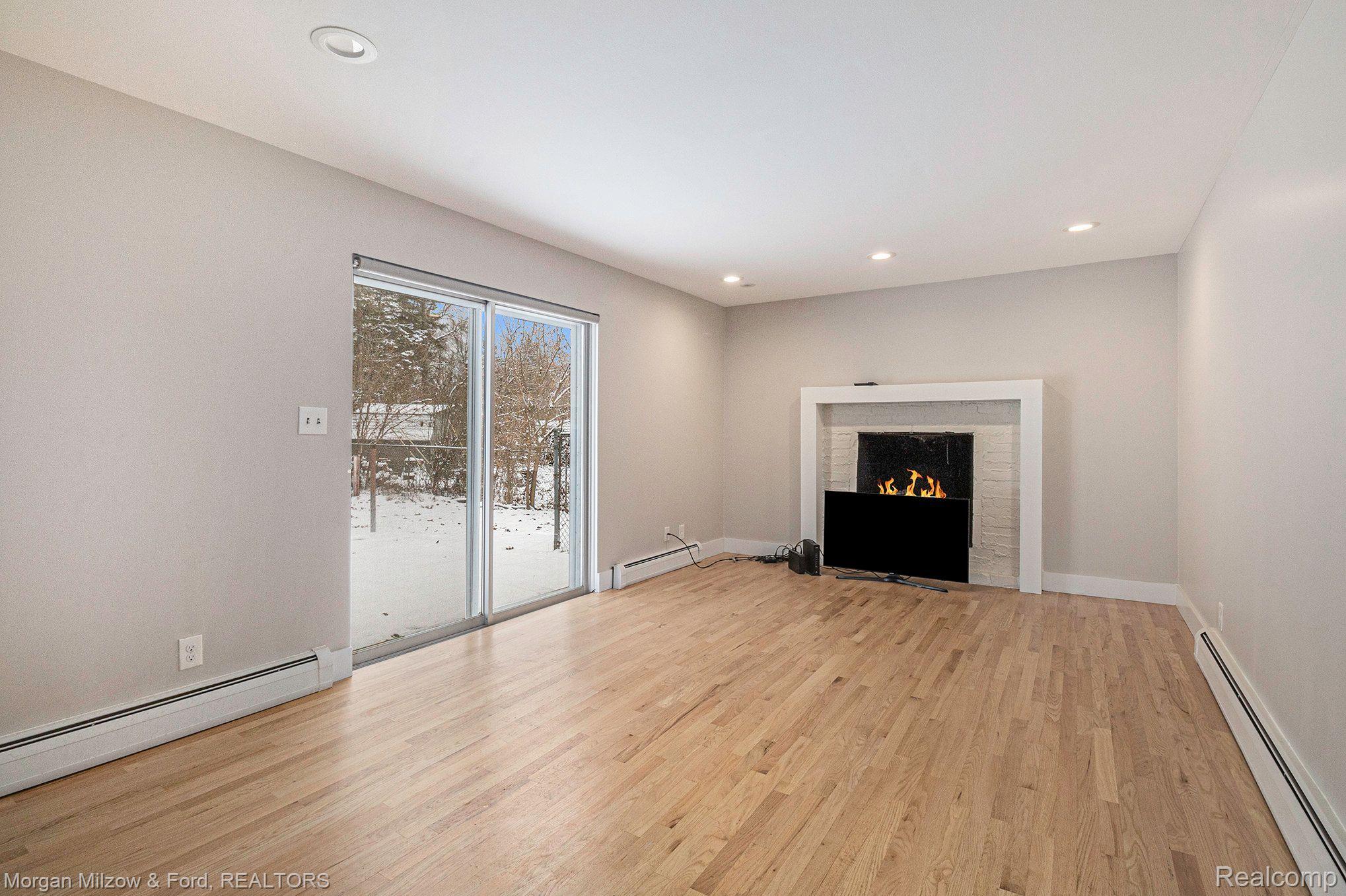 6133 Paramus 