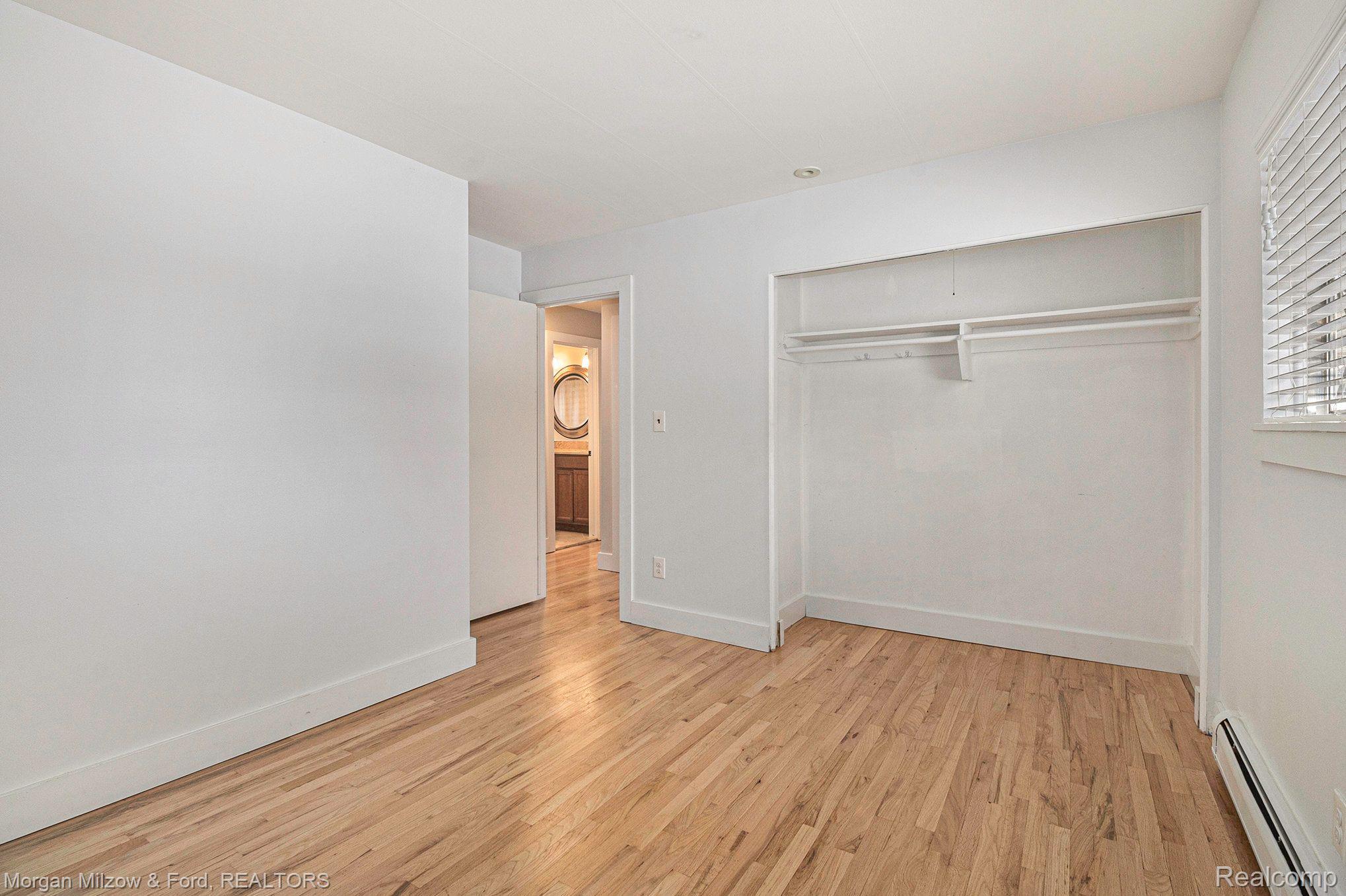 6133 Paramus 