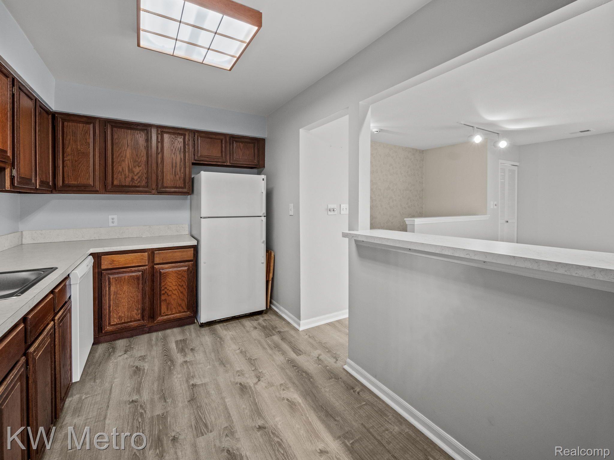23823 VILLAGE HOUSE Drive S Unit: 6B