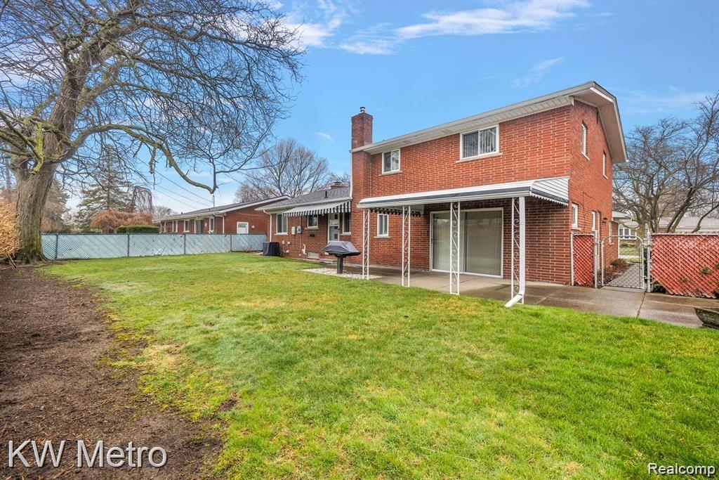 18950 SKYLINE Street